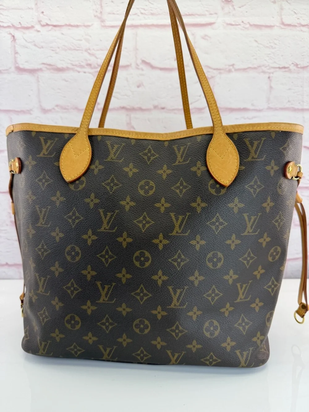 Louis Vuitton Neverfull Mm Monogram Canvas Tote in Brown
